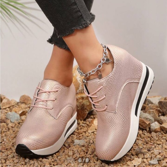 Shoes With Wedge Heels NWT - Picture 6 of 8